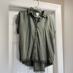 Casual Olive Green Button-Up Shirt